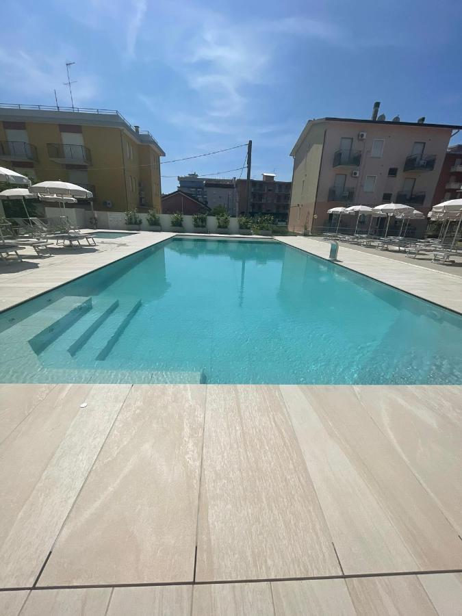 Hotel Vianello Lido di Jesolo Exterior photo